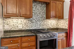 7371 Montcalm Dr, McLean, VA 22102 - Photo 10