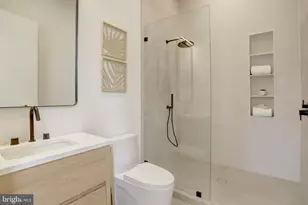 8302 Robey Ave, Annandale, VA 22003 - Photo 34