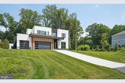 8302 Robey Avenue, Annandale, VA 22003 - Photo 2