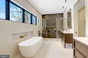 8302 Robey Ave, Annandale, VA 22003 - Photo 12