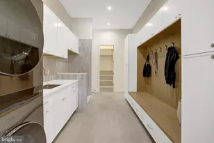 8302 Robey Ave, Annandale, VA 22003 - Photo 62