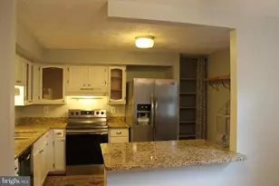 6821 Montivideo Square Ct, Falls Church, VA 22043 - Photo 2