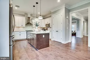 8733 Pohick Rd, Springfield, VA 22153 - Photo 10
