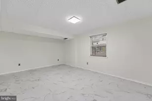 13719 McGill Dr, Chantilly, VA 20151 - Photo 42