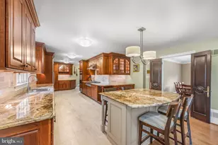 3227 Valley Ln, Falls Church, VA 22044 - Photo 8