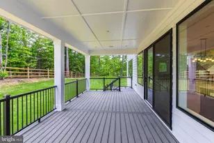 9209 Franks Pt Ln, Lorton, VA 22079 - Photo 10