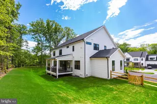 9209 Franks Pt Ln, Lorton, VA 22079 - Photo 6