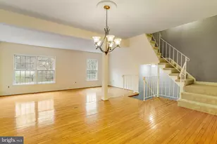 8003 Bethelen Woods Ln, Springfield, VA 22153 - Photo 12