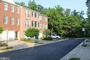 8316 Dockray Ct, Lorton, VA 22079 - Photo 2