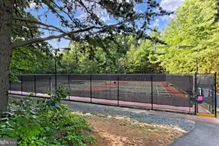5833 Cove Landing Rd, Burke, VA 22015 - Photo 18