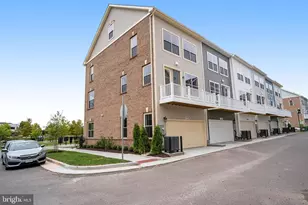 5250 Ridgeview Retreat Dr, Chantilly, VA 20151 - Photo 4