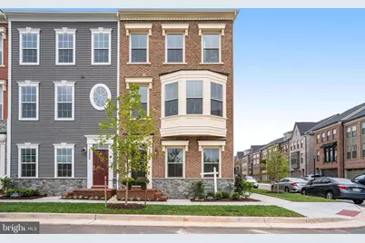 5250 Ridgeview Retreat Drive, Chantilly, VA 20151 - Photo 2