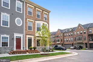 5250 Ridgeview Retreat Dr, Chantilly, VA 20151 - Photo 1