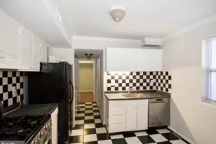 2030 Royal Fern Ct, Reston, VA 20191 - Photo 6