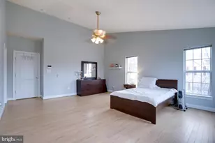 8069 Gatehouse Rd, Falls Church, VA 22042 - Photo 22