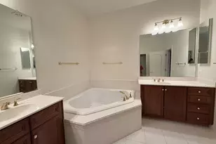 12739 Lady Somerset Ln, Fairfax, VA 22033 - Photo 10