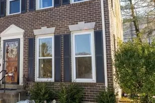 14187 Royal Oak Ln, Centreville, VA 20120 - Photo 2