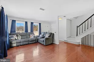 14187 Royal Oak Ln, Centreville, VA 20120 - Photo 4