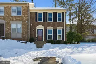 14187 Royal Oak Ln, Centreville, VA 20120 - Photo 2