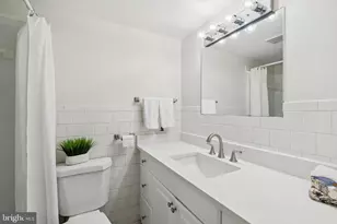 8006 Chanute Pl, Falls Church, VA 22042 - Photo 10