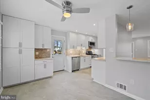 7845 Brompton St, Springfield, VA 22152 - Photo 8