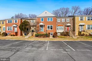 9108 Suede Ct, Fairfax, VA 22031 - Photo 2