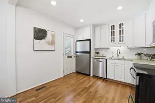 9652 Lindenbrook St, Fairfax, VA 22031 - Photo 14