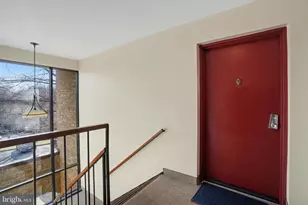 2073 Royal Fern Ct, Reston, VA 20191 - Photo 2