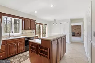 9202 Rockefeller Ln, Springfield, VA 22153 - Photo 14