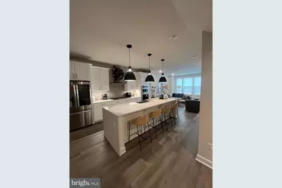 209 Market Square NW #17, Vienna, VA 22180 - Photo 8