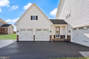 15809 Delaney Chase Wy, Centreville, VA 20120 - Photo 10