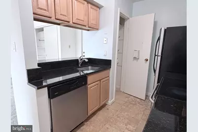 5823 Royal Ridge Drive, Springfield, VA 22152 - Photo 8