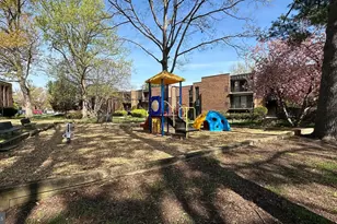 7800 Dassett Ct, Annandale, VA 22003 - Photo 36