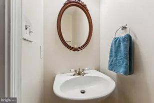 6251 Windham Hill Run, Alexandria, VA 22315 - Photo 18