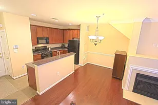 4464 Beacon Grove Cir, Fairfax, VA 22033 - Photo 4