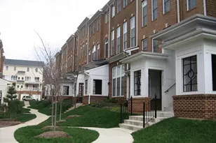 4464 Beacon Grove Cir, Fairfax, VA 22033 - Photo 2