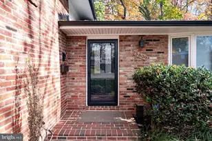 3809 Moss Dr, Annandale, VA 22003 - Photo 4