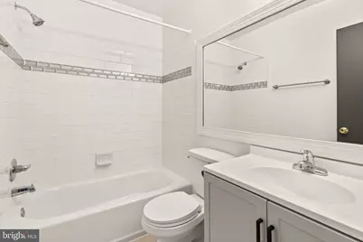 561 Florida Avenue #204, Herndon, VA 20170 - Photo 4