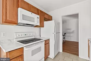 561 Florida Ave, Herndon, VA 20170 - Photo 10