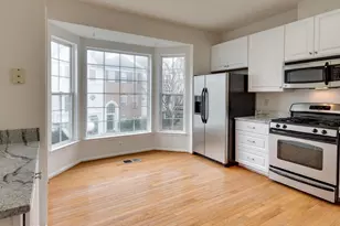 4119 Fountainside Ln, Fairfax, VA 22030 - Photo 4