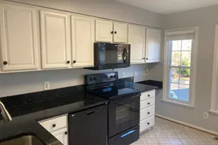 6413 Knapsack Ln, Centreville, VA 20121 - Photo 12