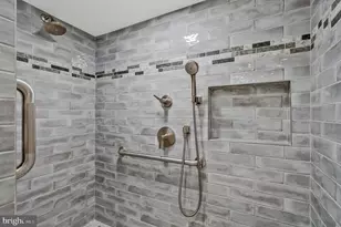 10912 Hunt Club Rd, Reston, VA 20190 - Photo 46