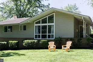 8507 Marquette St, Vienna, VA 22180 - Photo 2