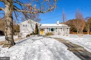 8304 Lilac Ln, Alexandria, VA 22308 - Photo 2