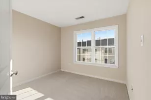 411 Spring St, Herndon, VA 20170 - Photo 32