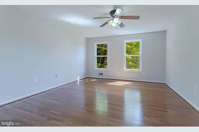 11778 Hollyview Drive, Great Falls, VA 22066 - Photo 32