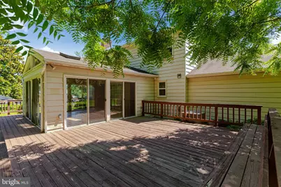 11778 Hollyview Drive, Great Falls, VA 22066 - Photo 8