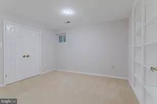 11778 Hollyview Dr, Great Falls, VA 22066 - Photo 40