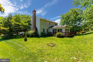 11778 Hollyview Dr, Great Falls, VA 22066 - Photo 6