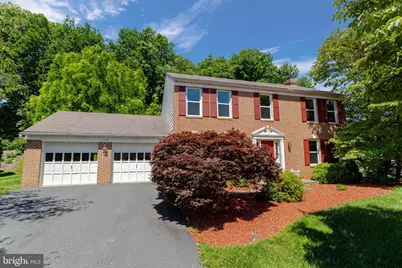 11778 Hollyview Drive, Great Falls, VA 22066 - Photo 2